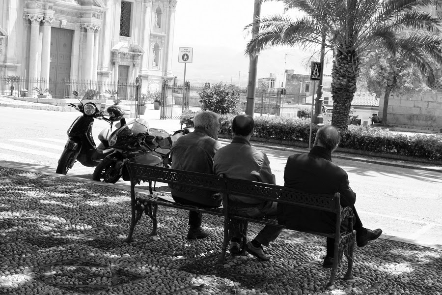 Piazza Men. Oto włoski plac południowych Włoch