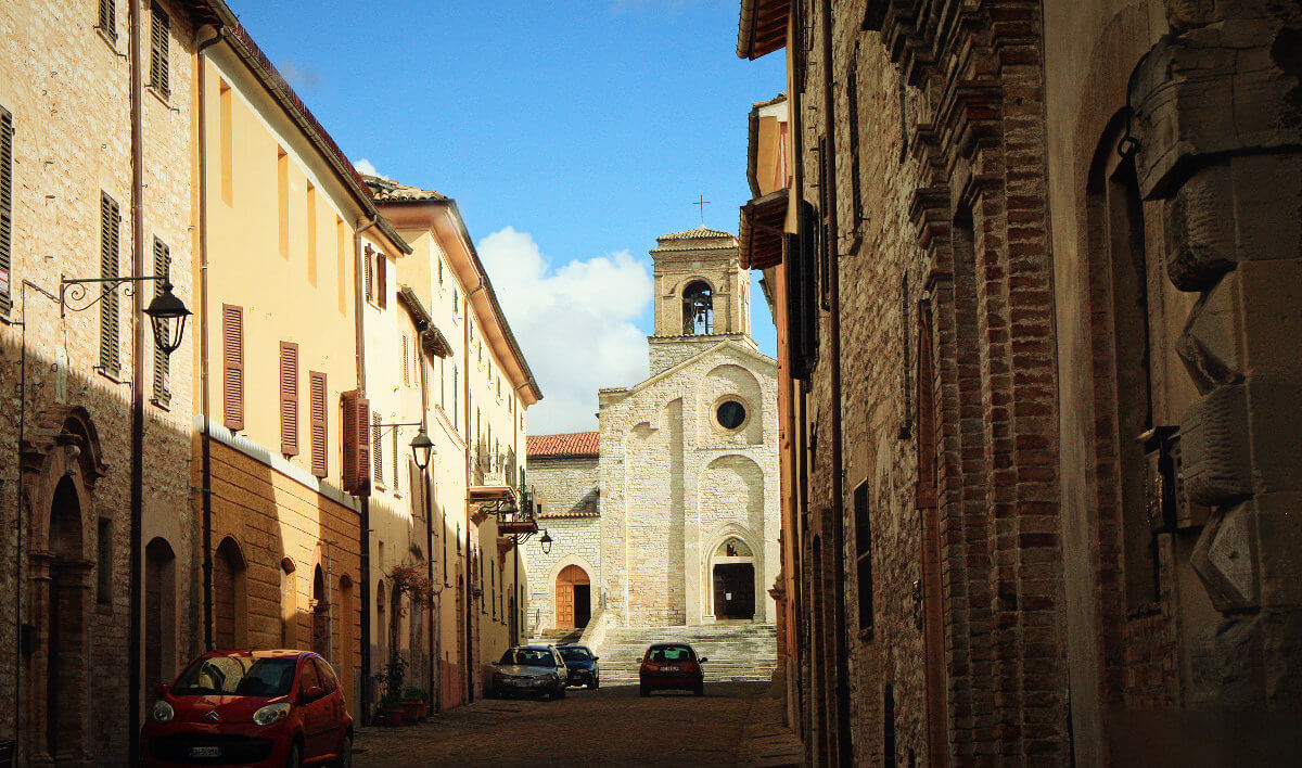 Sassoferrato, Marche. Kościół Św. Franciszka