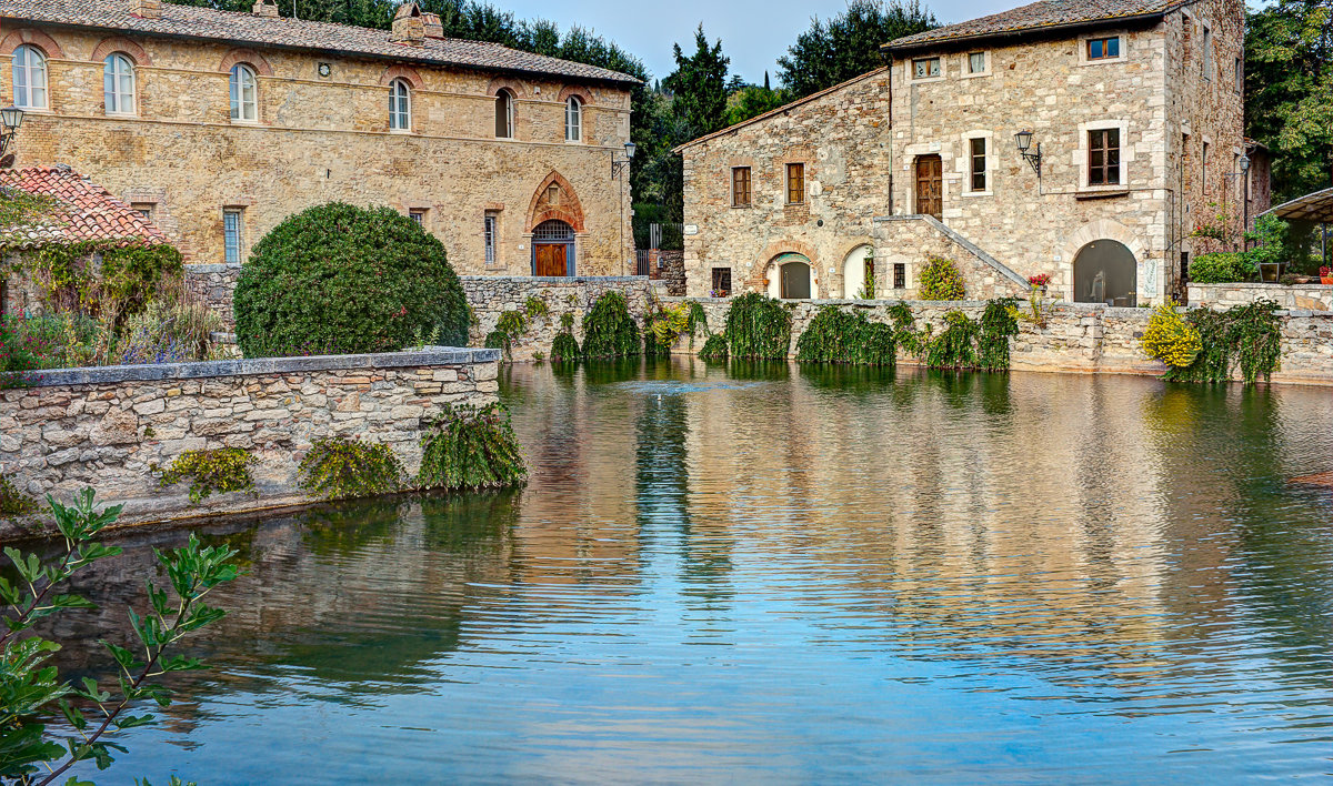 Bagno Vignoni, miasteczko i termy w Toskanii