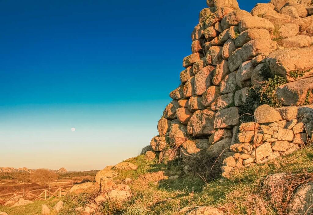 Nuraghe Izzana w Valle della Luna